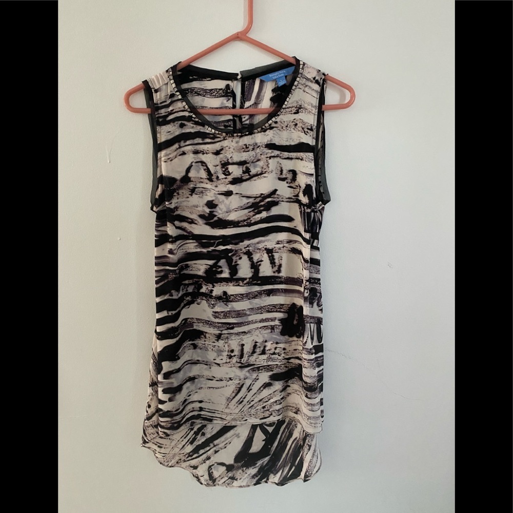 Simply Vera Wang sleeveless blouse